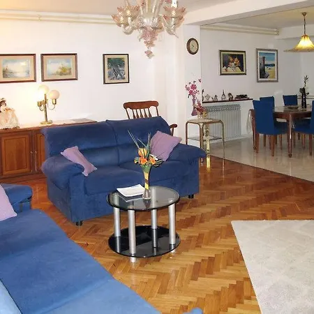 House Divna Hébergement de vacances *