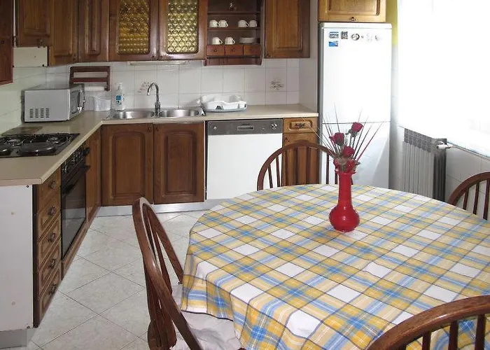 Дом отдыха House Divna Valbandon